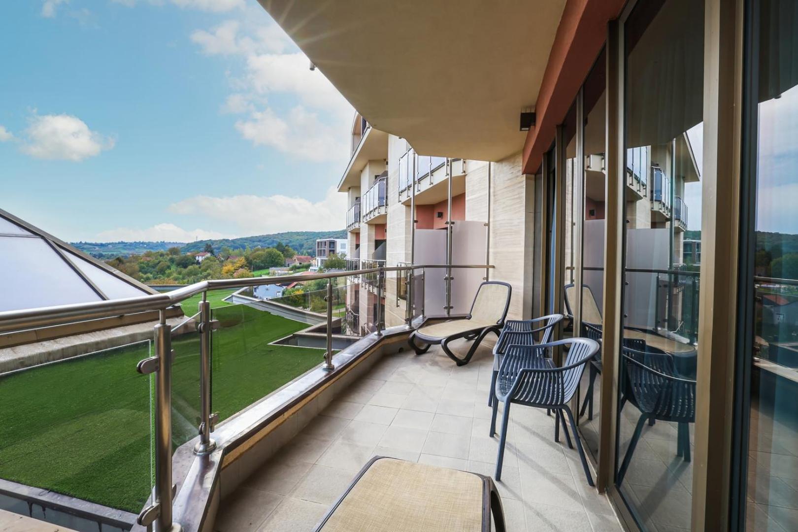 Hotel Premier Aqua - Adults Only Vrdnik Exterior foto A balcony