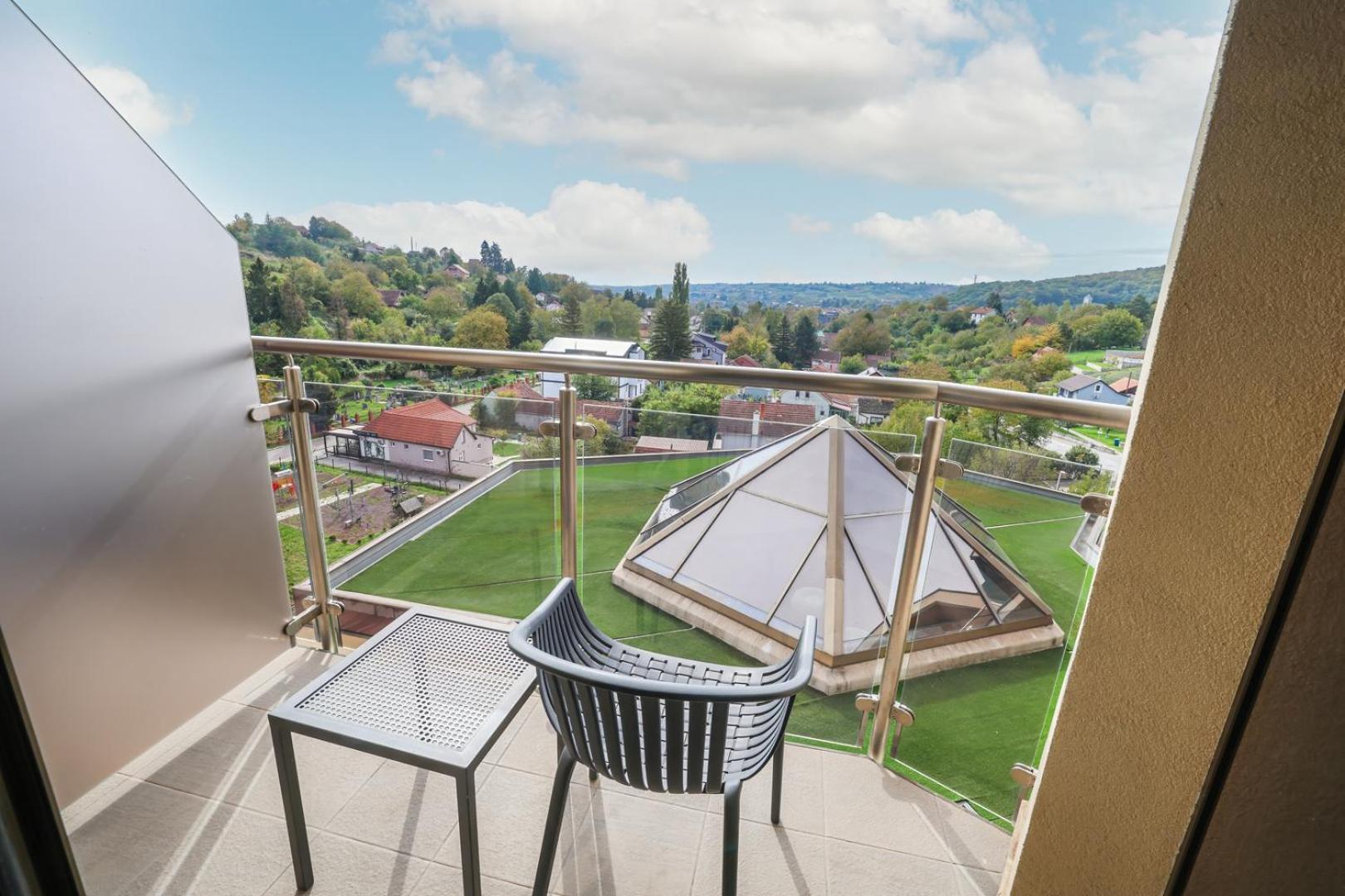 Hotel Premier Aqua - Adults Only Vrdnik Exterior foto The view from the balcony of a typical apartment