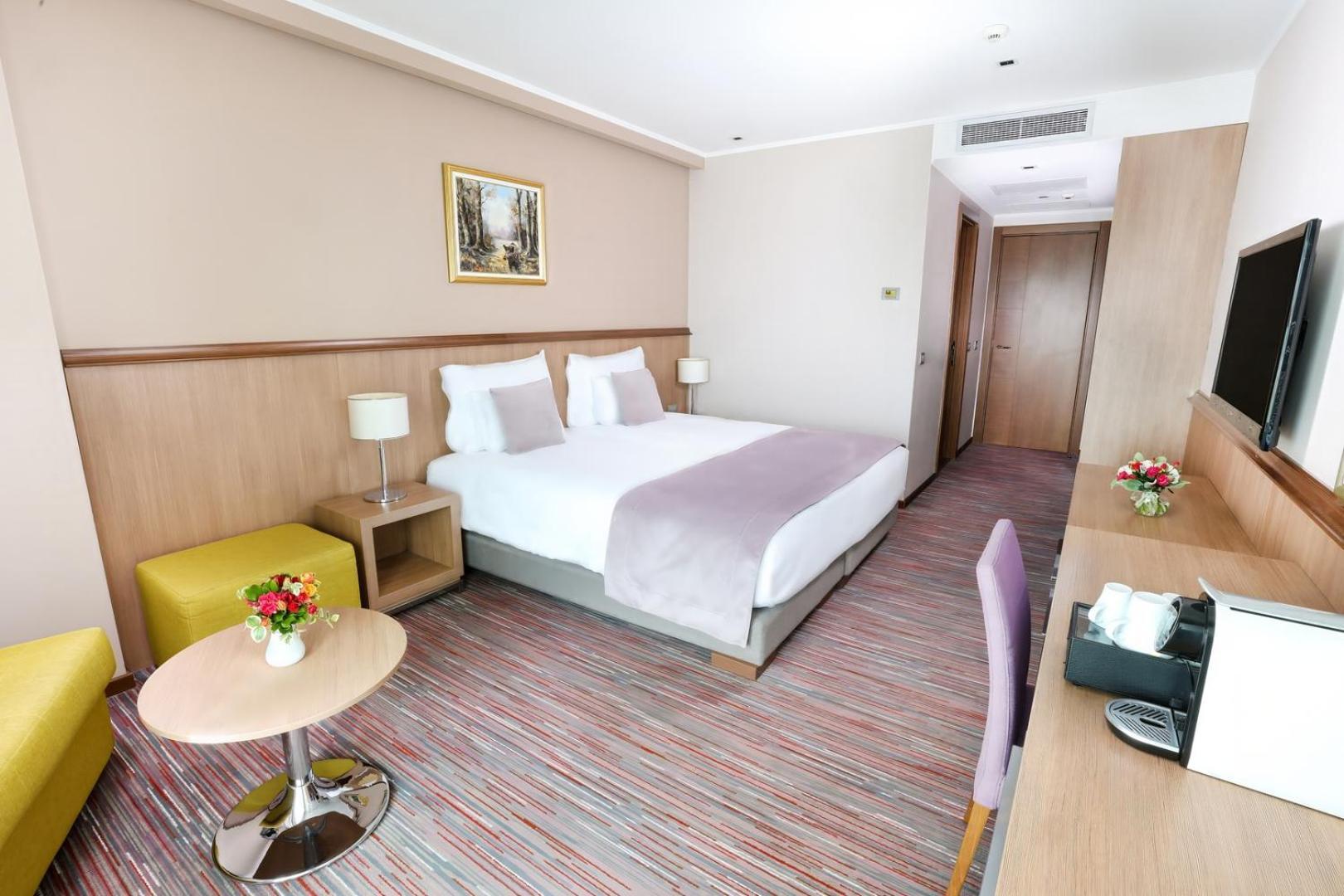 Hotel Premier Aqua - Adults Only Vrdnik Exterior foto A room at the hotel